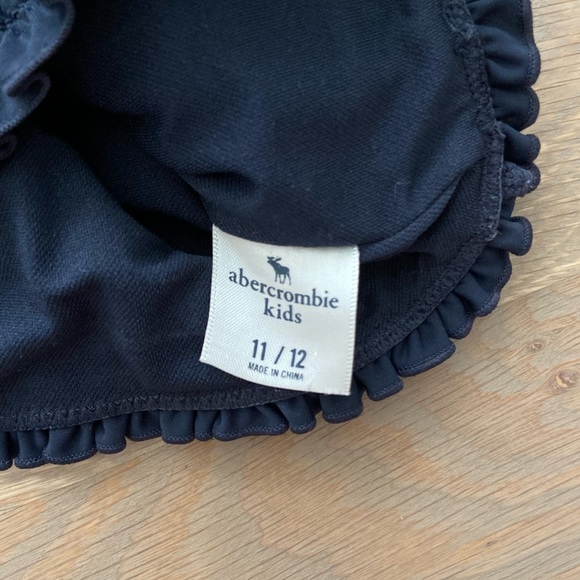 Abercrombie and fitch swimsuits - Picture 4 of 4